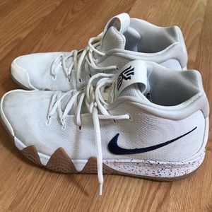 Nike Men Kyrie 4